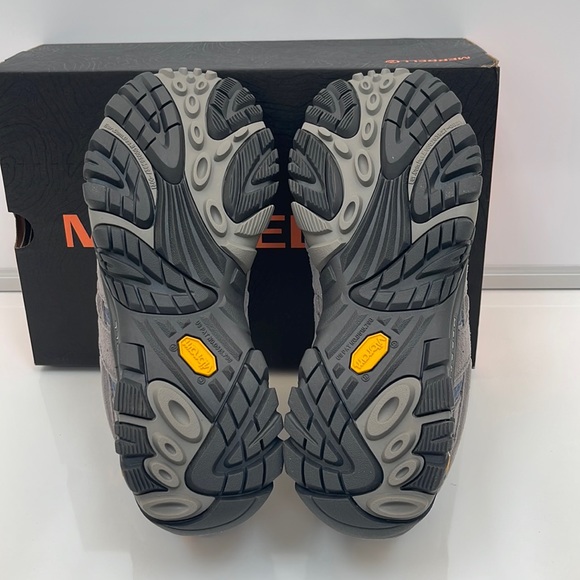 Merrell Women’s Moab 2 Vent Hiking Shoe - Picture 3 of 4